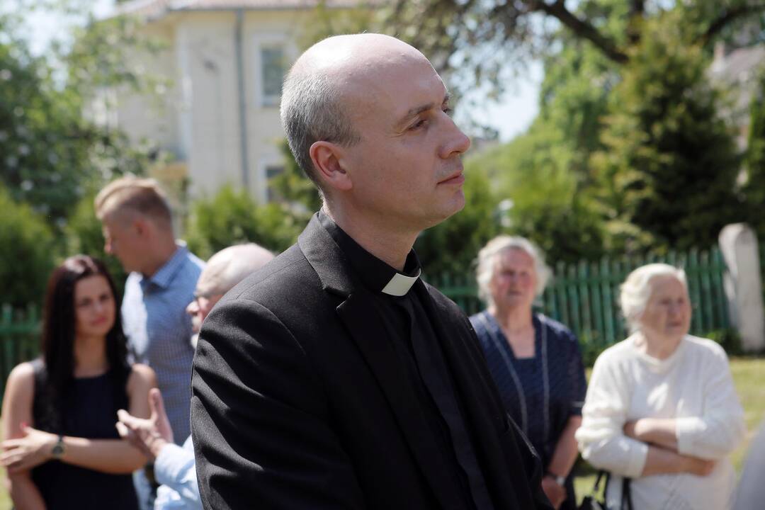 Priekuliškiai sukilo prieš kunigą