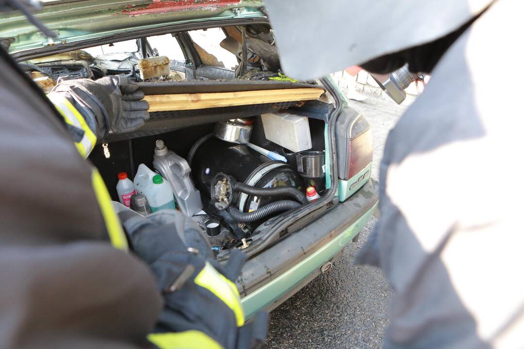 Herkaus Manto gatvėje degė automobilis