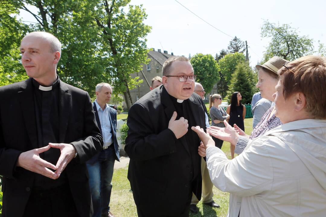 Priekuliškiai sukilo prieš kunigą