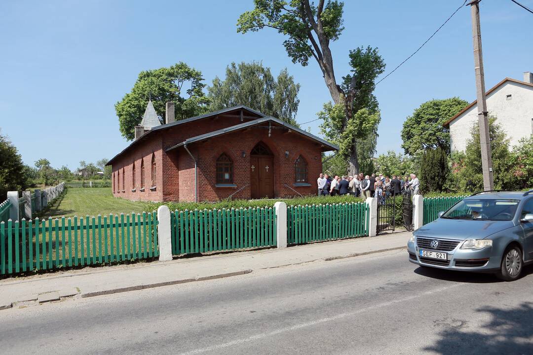 Priekuliškiai sukilo prieš kunigą
