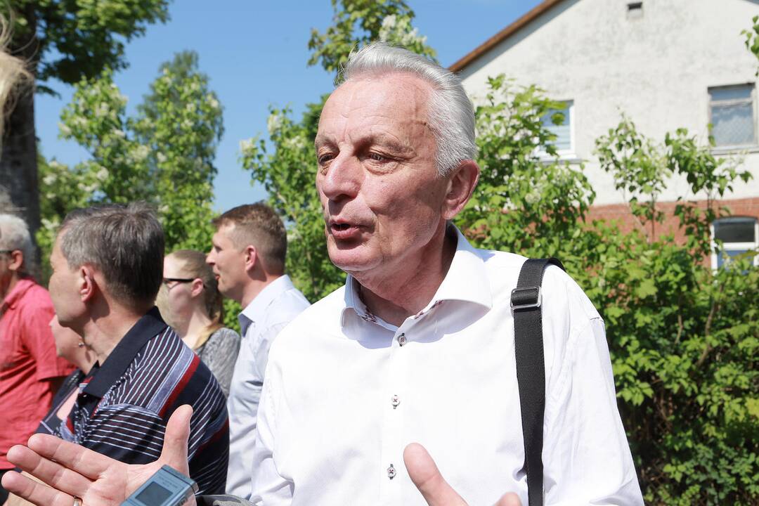 Priekuliškiai sukilo prieš kunigą