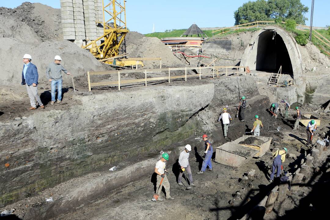 Archeologiniai darbai piliavietėje