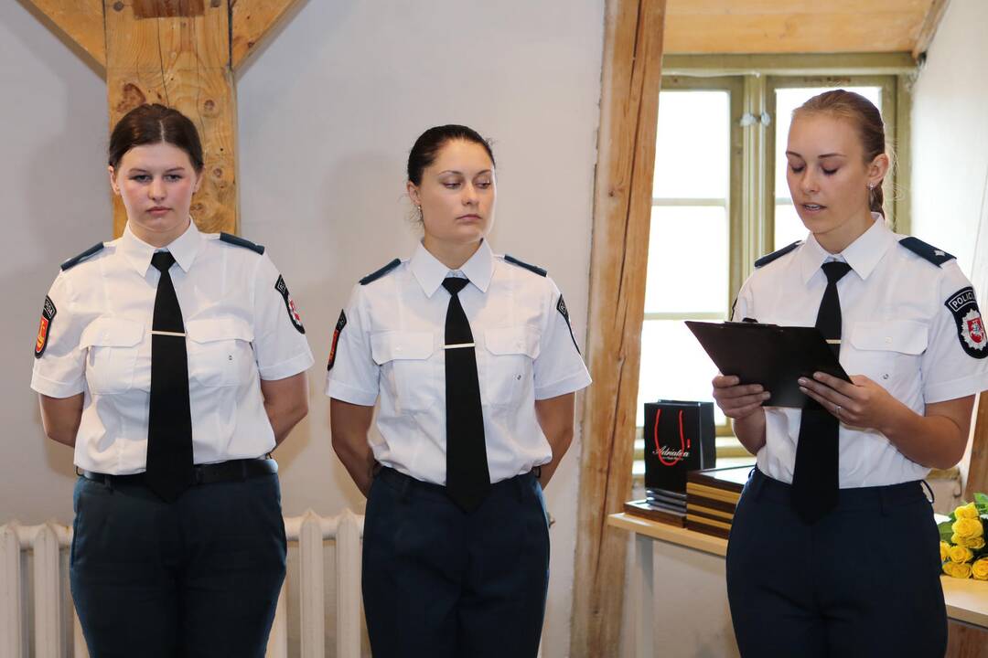 Priesaiką davė policininkės