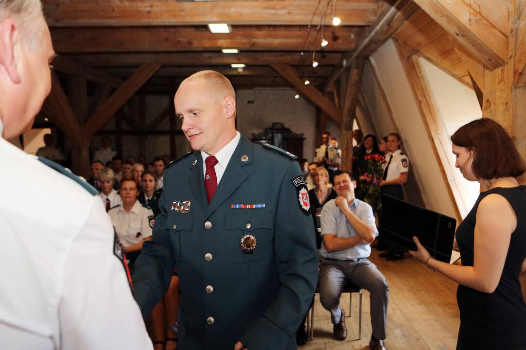 Priesaiką davė policininkės