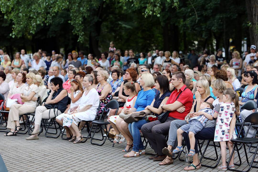 Sugiedoti „Tautišką giesmę"