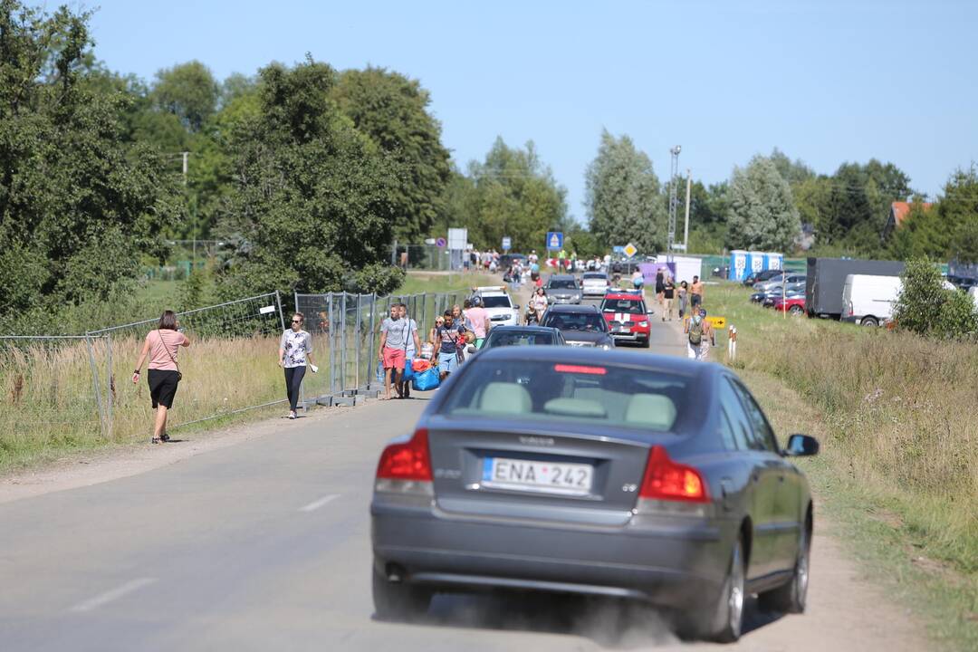 Į Karklę plūsta festivalio dalyviai
