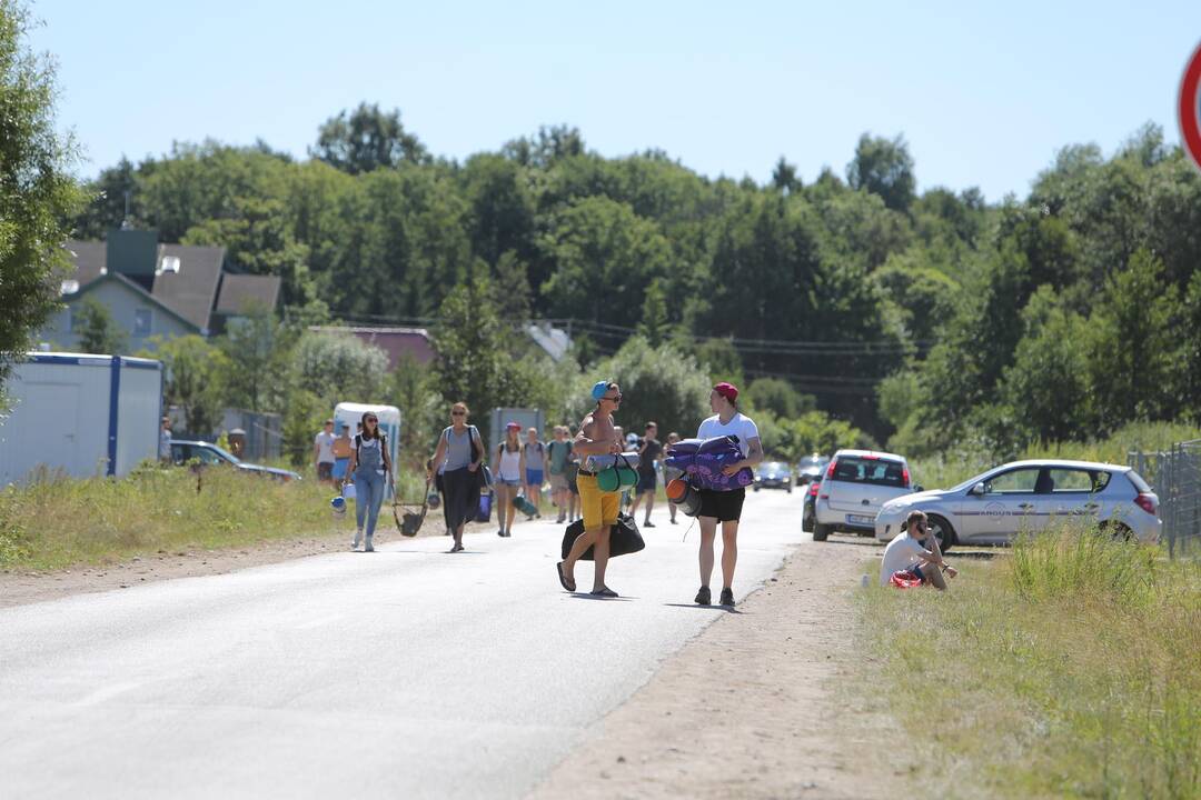 Į Karklę plūsta festivalio dalyviai