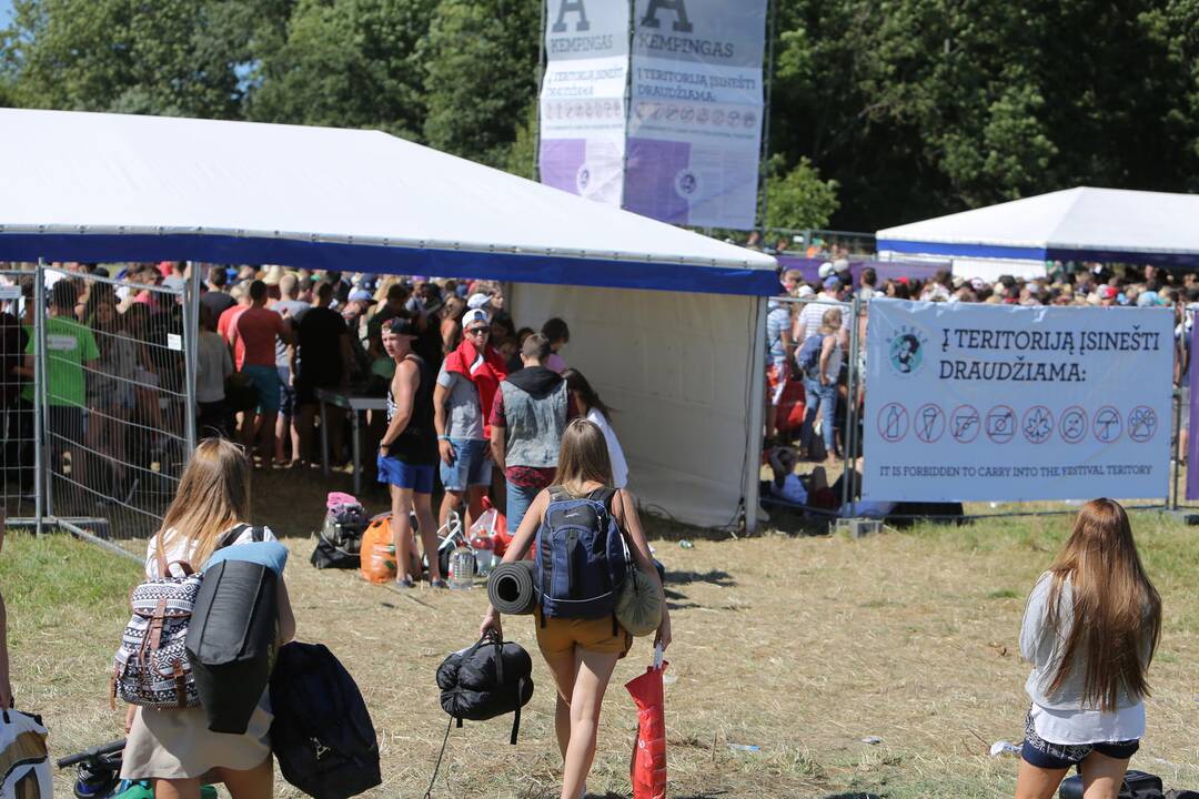 Į Karklę plūsta festivalio dalyviai
