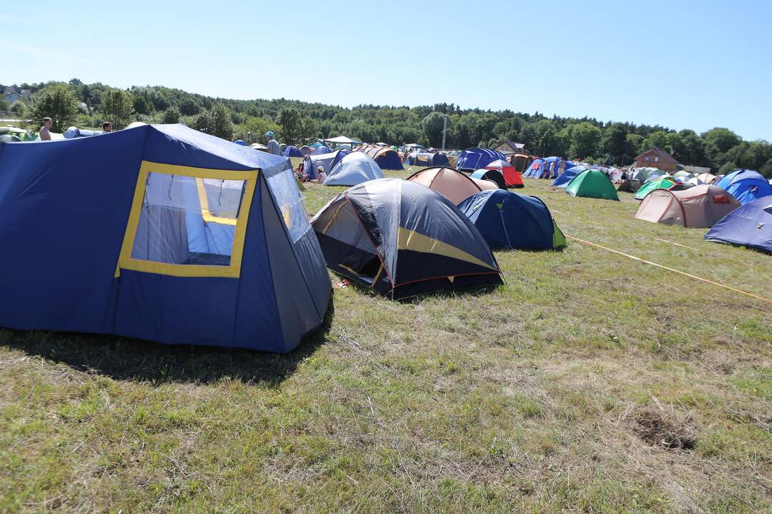 Į Karklę plūsta festivalio dalyviai