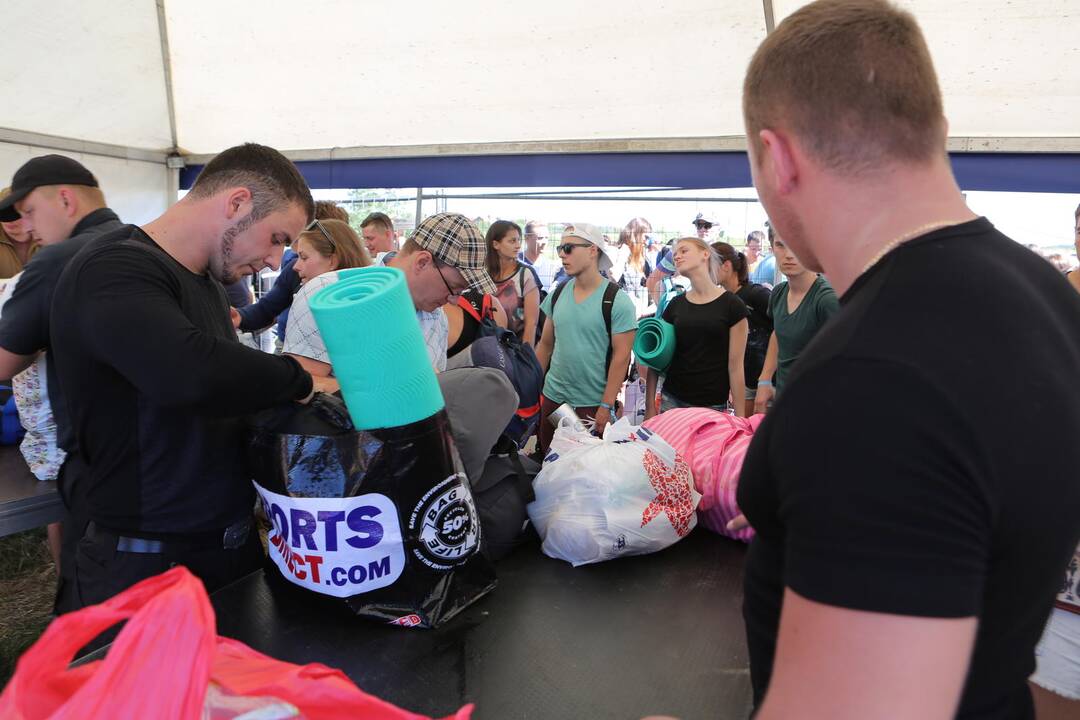 Į Karklę plūsta festivalio dalyviai