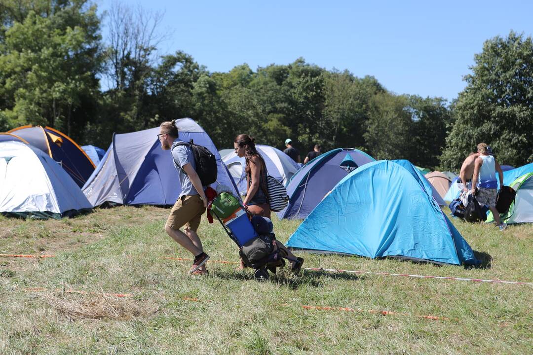 Į Karklę plūsta festivalio dalyviai