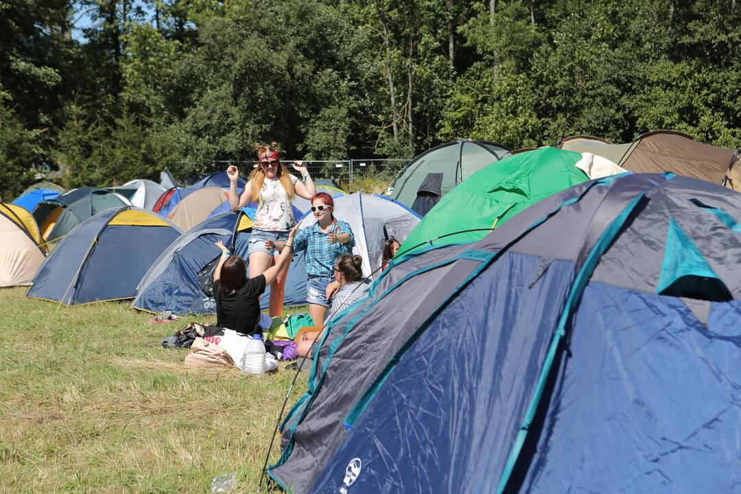 Į Karklę plūsta festivalio dalyviai