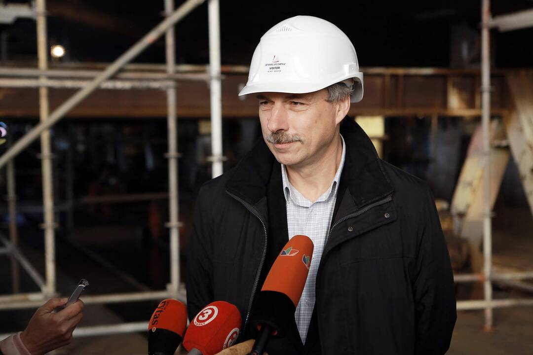 Mokslinių tyrimų laivo statybų pradžia