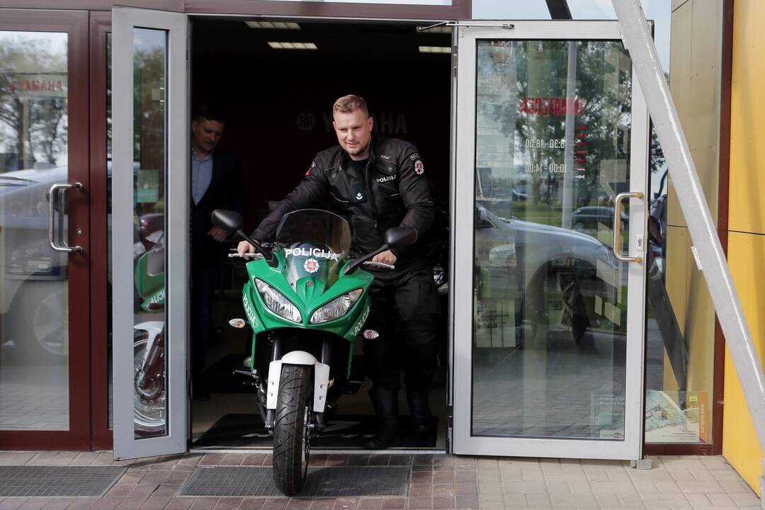 Policija įsigijo naują motociklą