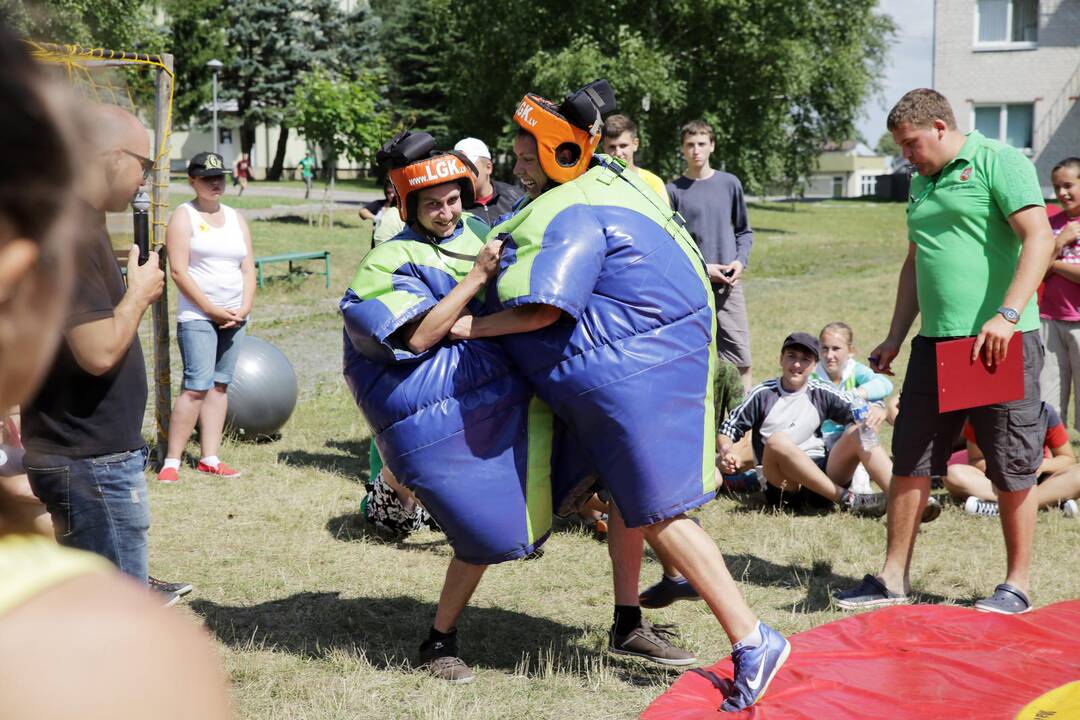 Vaikų stovykla dragūnuose