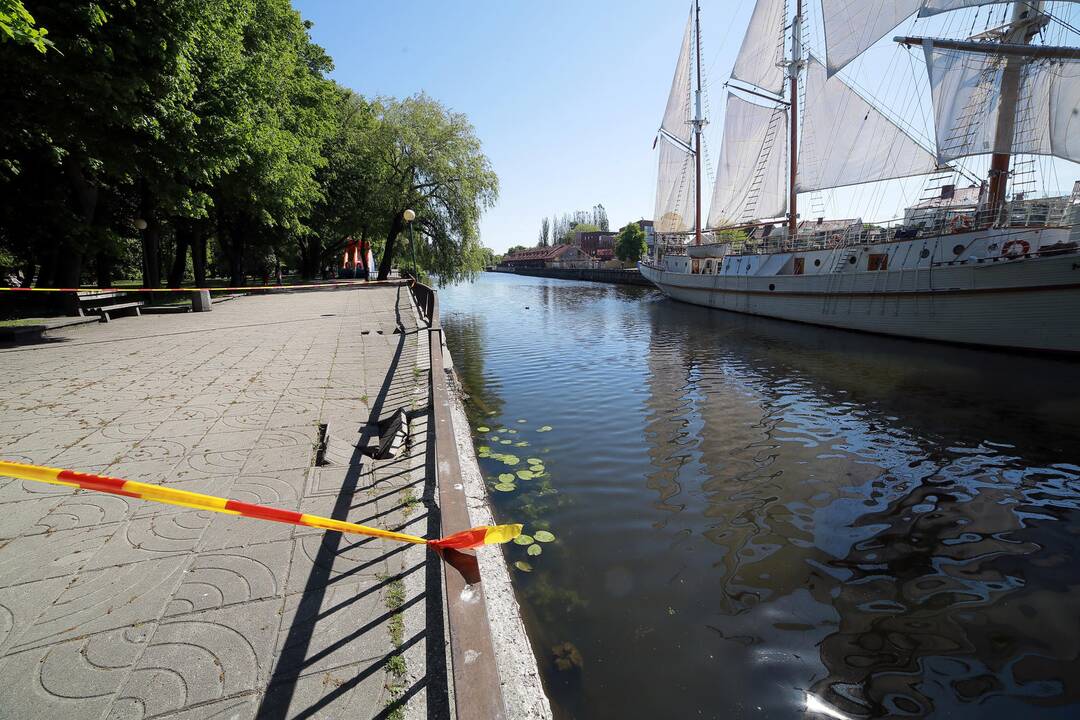 Įgriuvusi Dangės krantinė 