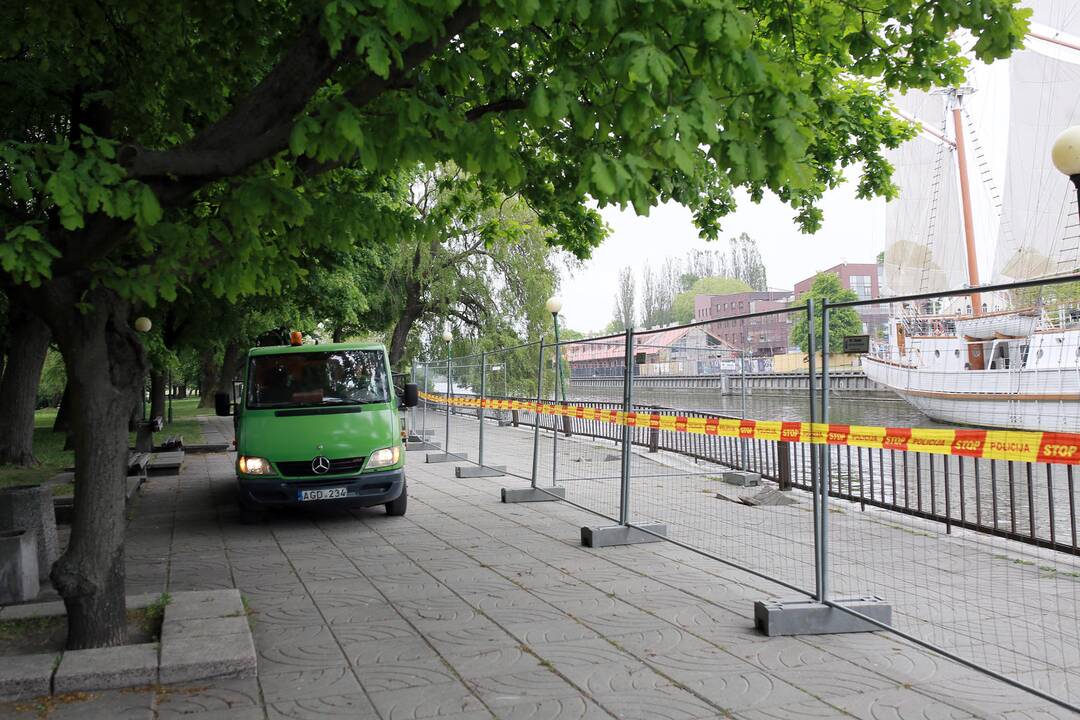 Įgriuvusi Dangės krantinė 