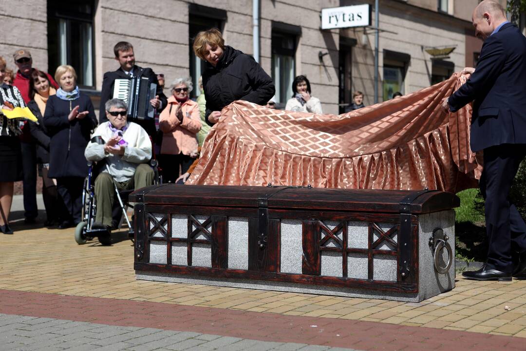 Atidengtas suoliukas- skrynia