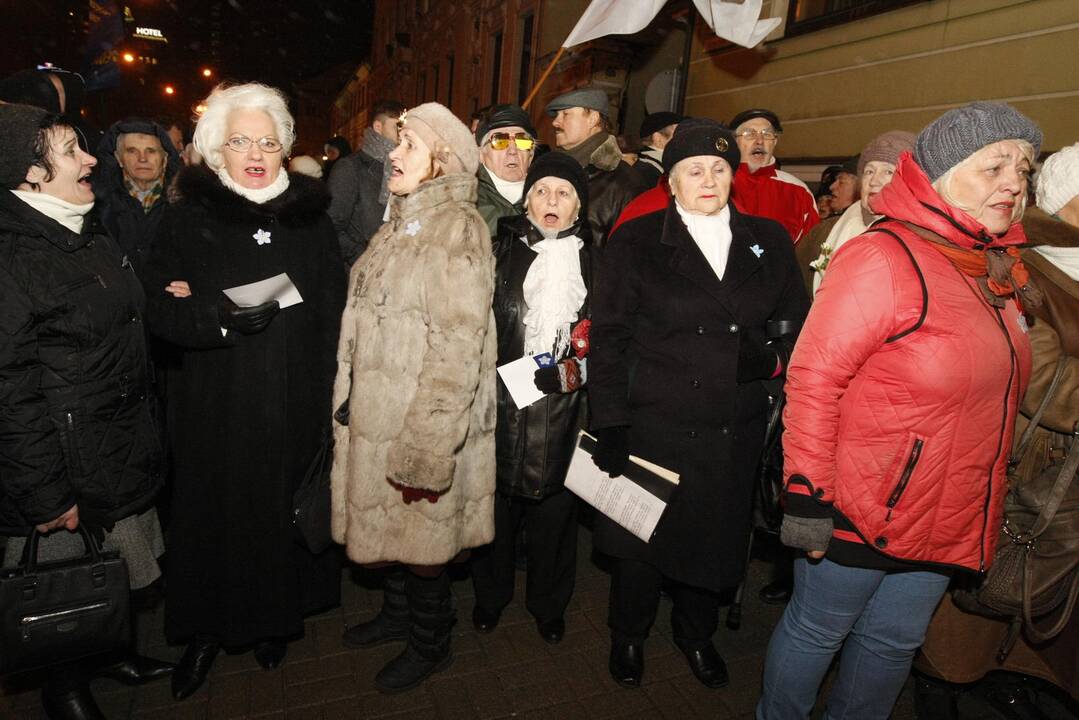 Klaipėdoje suliepsnojo Sausio 13-osios atminimo laužai