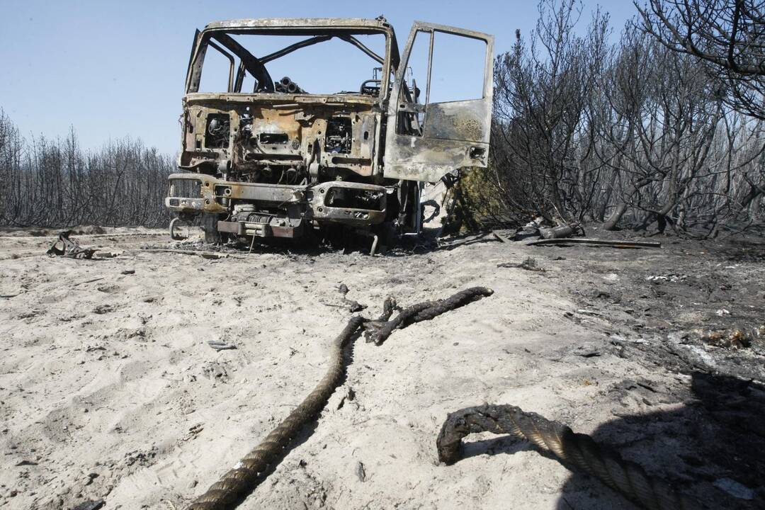 Kuršių nerijos gaisrą sutramdė gausios ugniagesių ir kariškių pajėgos