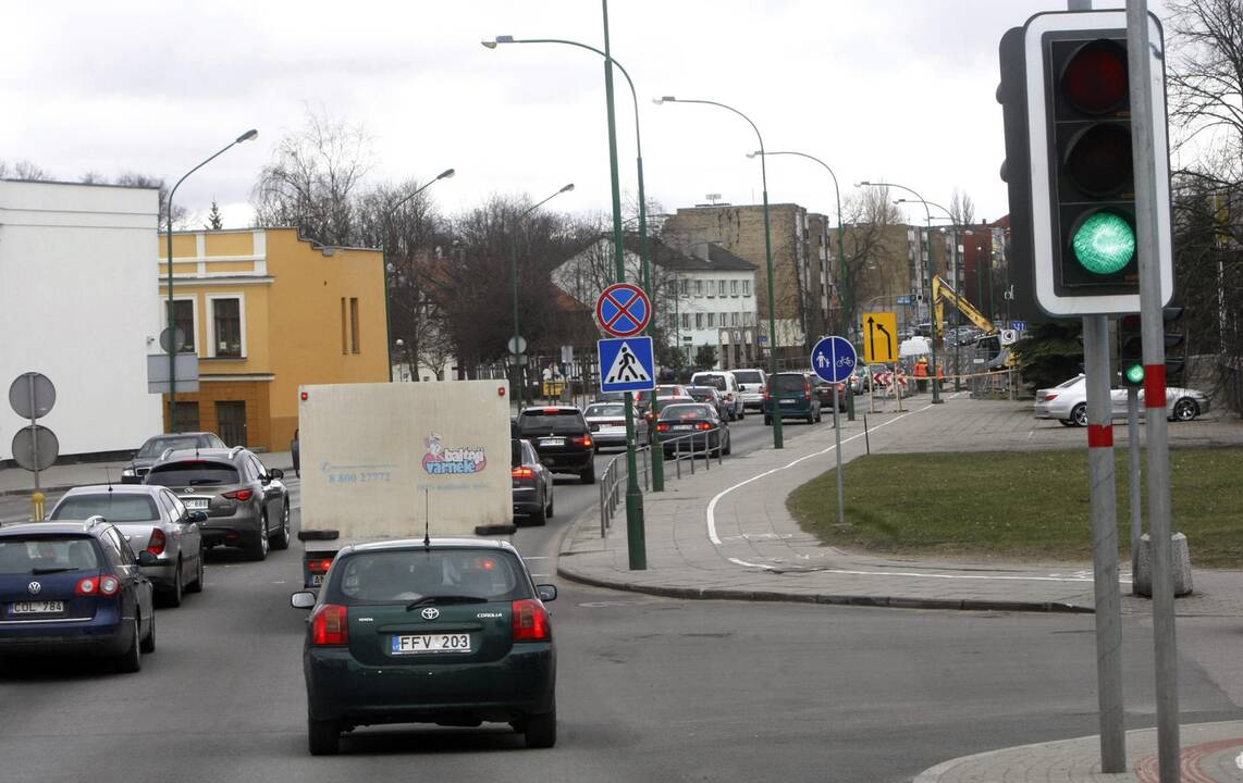 Automobilių spūstys Pilies gatvėje