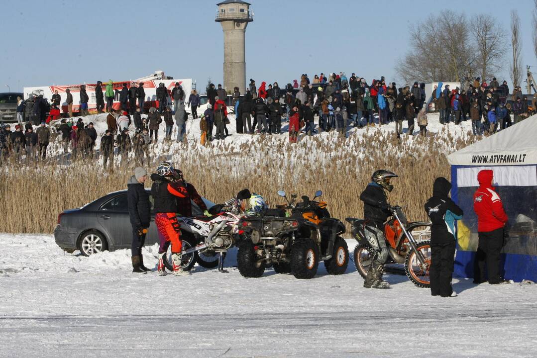 Adrenalino kupinos auto-moto žiemos varžybos