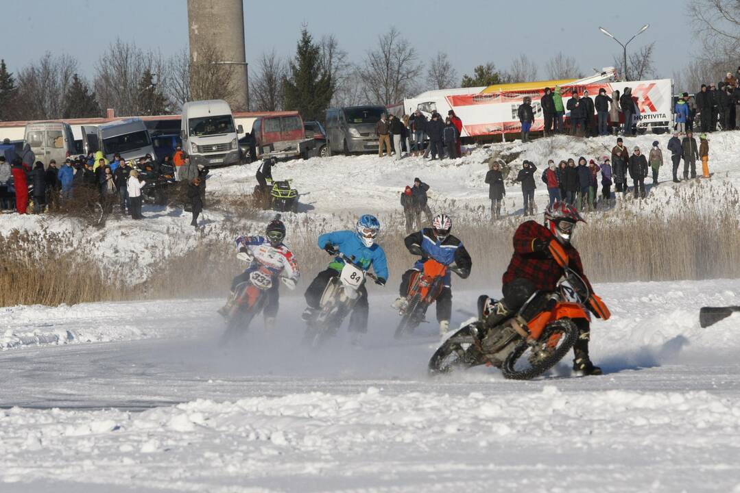 Adrenalino kupinos auto-moto žiemos varžybos
