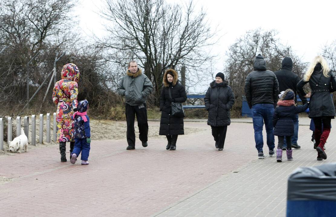 Klaipėdiečiai laiką leido prie jūros