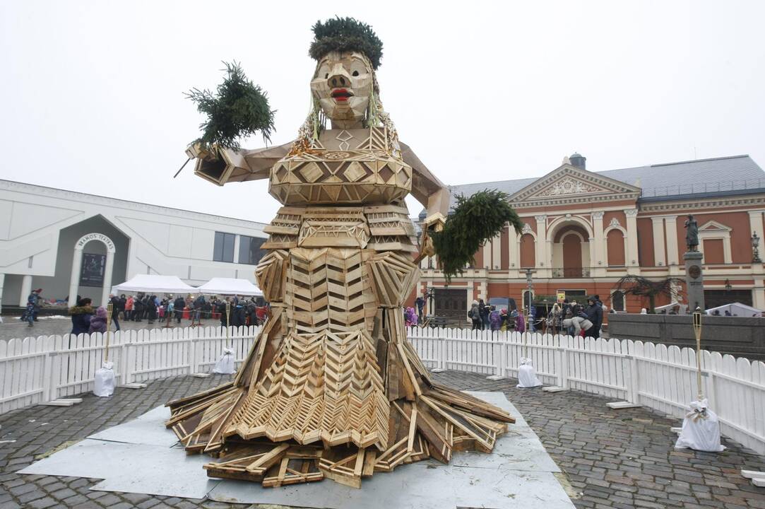 Užgavėnės Teatro aikštėje