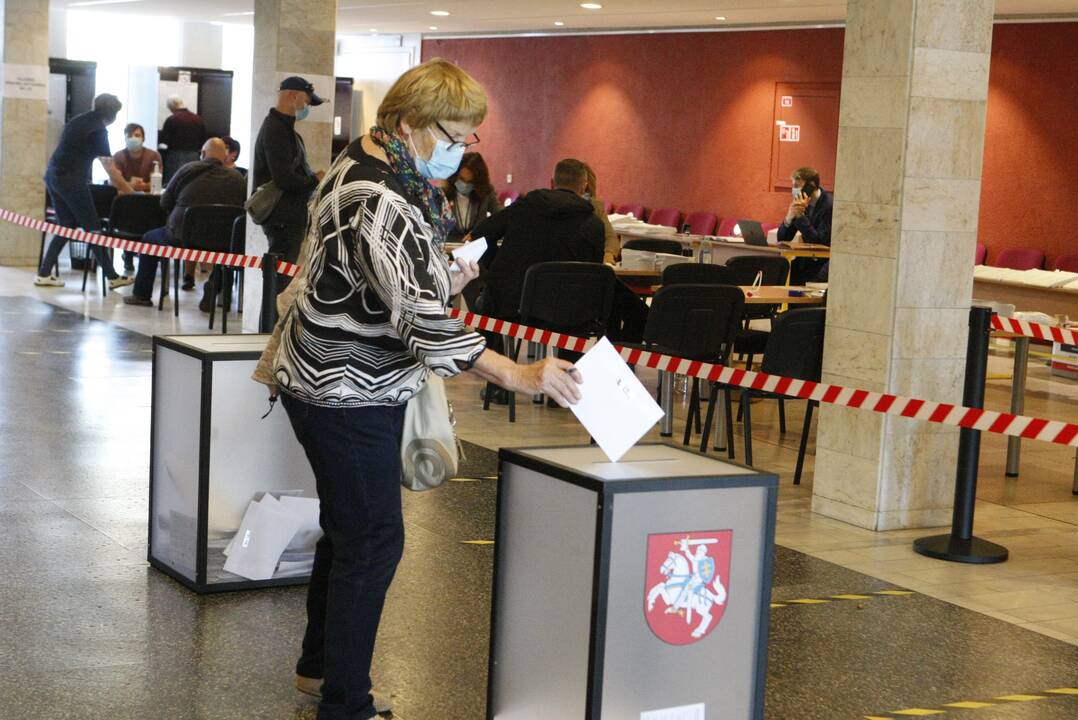 Išankstinio balsavimo startas apaugo gandais