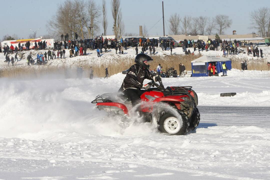 Adrenalino kupinos auto-moto žiemos varžybos