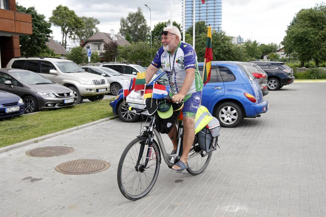 Iš Londono į Klaipėdą parmynęs 60-metis: galėčiau dar