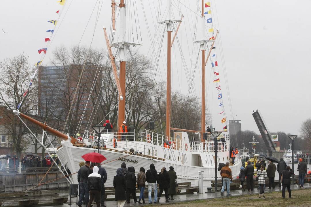 „Meridiano“ grįžimą sutrikdė tilto pakėlimas