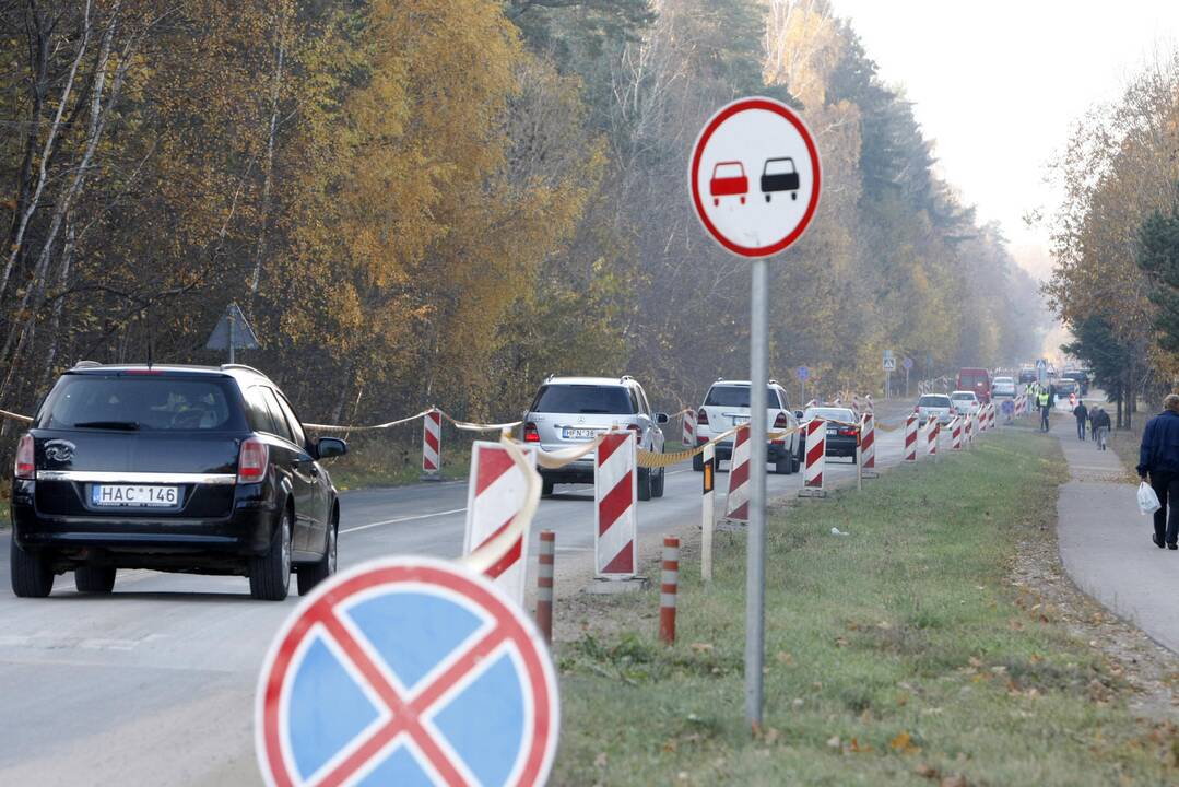 Klaipėdiečiai lankė artimųjų kapus