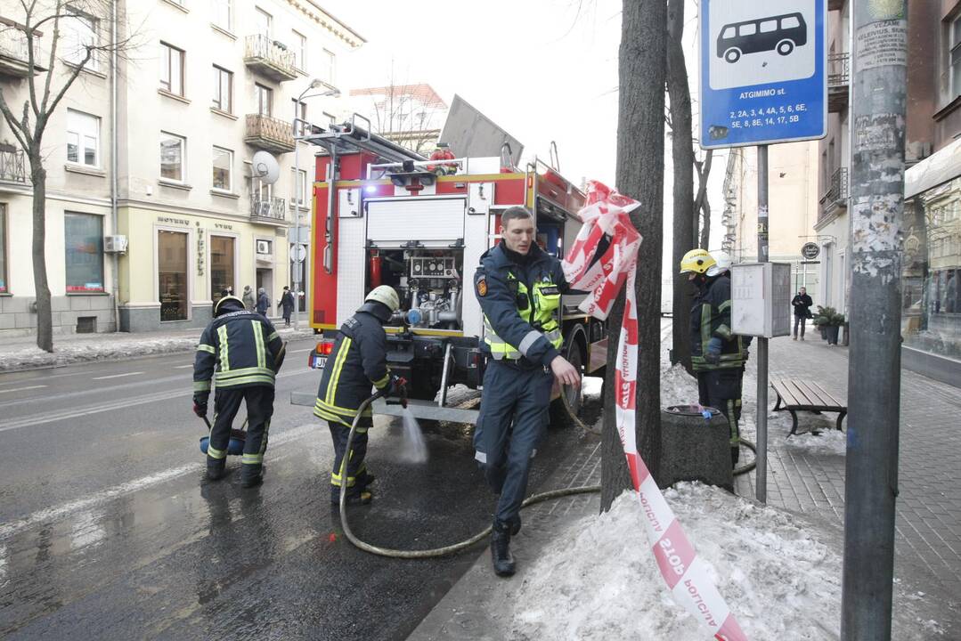 Autobusas stotelėje suvažinėjo moterį