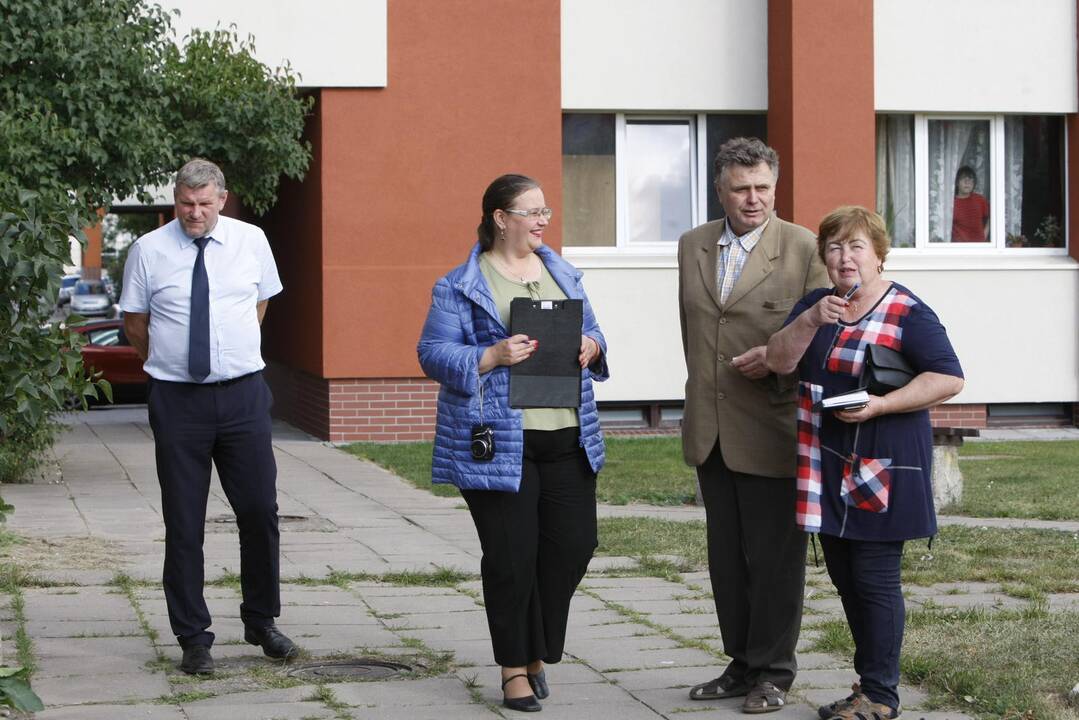 Įvertino gražiausius Miško kvartalo gėlynus