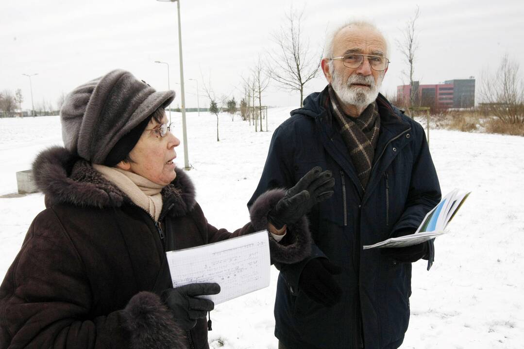 Sąjūdžio parke atkūrė atminimo lentą