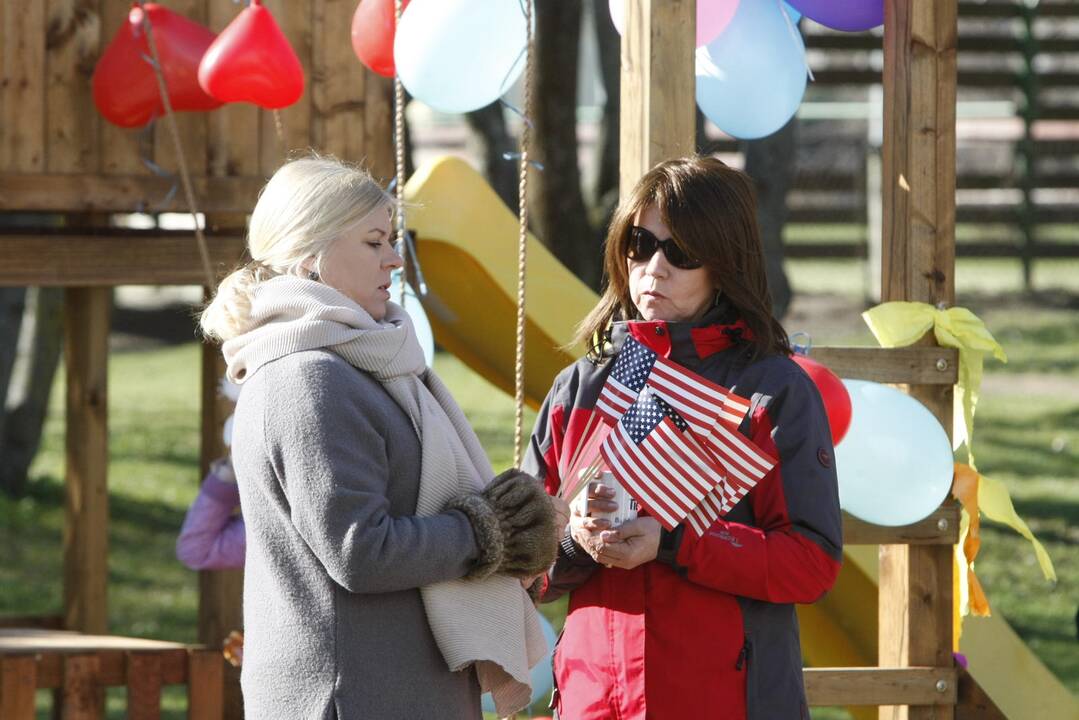 JAV kariškiai aplankė globos namų auklėtinius