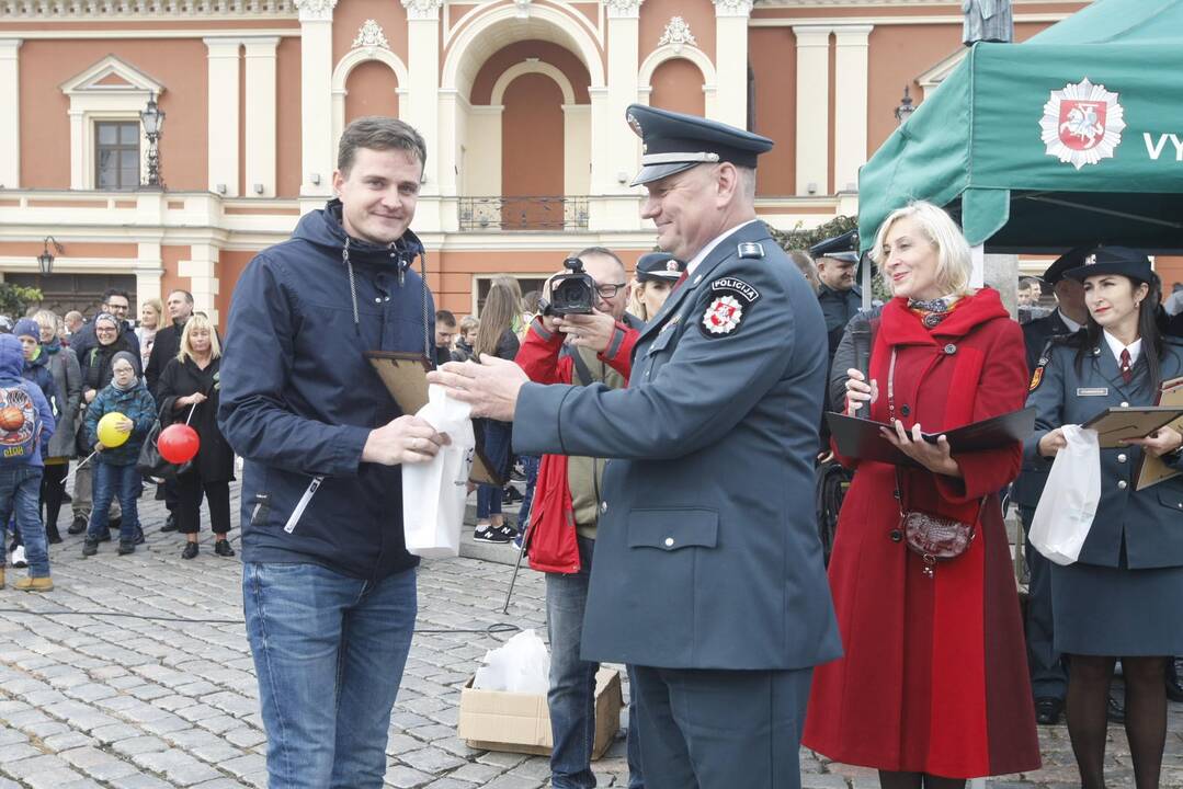 Uostamiestyje policininkai pakvietė švęsti kartu