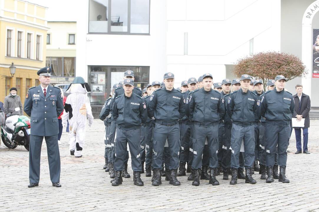 Uostamiestyje policininkai pakvietė švęsti kartu