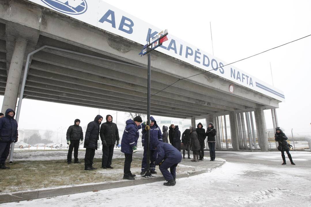 „Klaipėdos naftos“ teritoriją papuošė vėtrungė