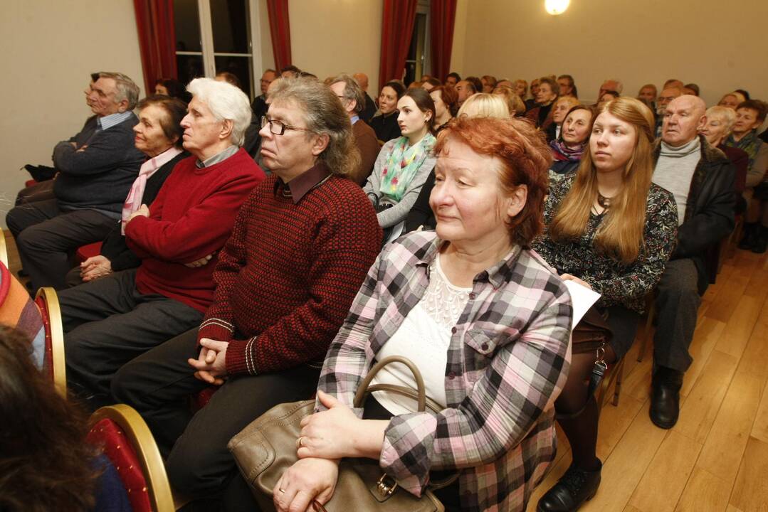 Ievos Simonaitytės premija įteikta Alfonsui Eidintui