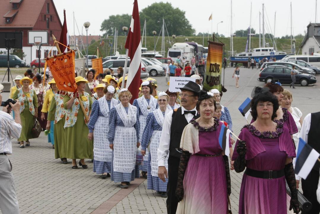 Europos šokių pynė ir vėliavos pakėlimas