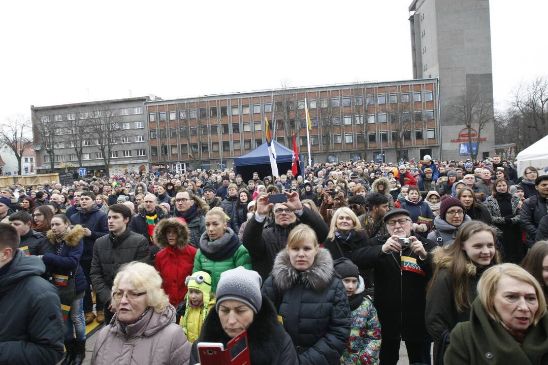 „Tautiška giesmė“ skambėjo įvairiomis kalbomis