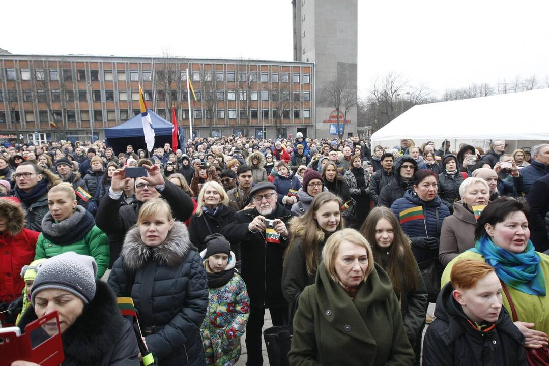 „Tautiška giesmė“ skambėjo įvairiomis kalbomis