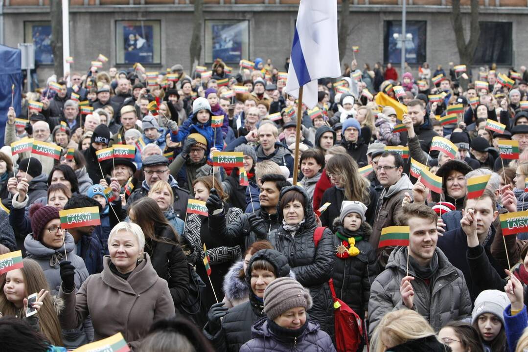 „Tautiška giesmė“ skambėjo įvairiomis kalbomis