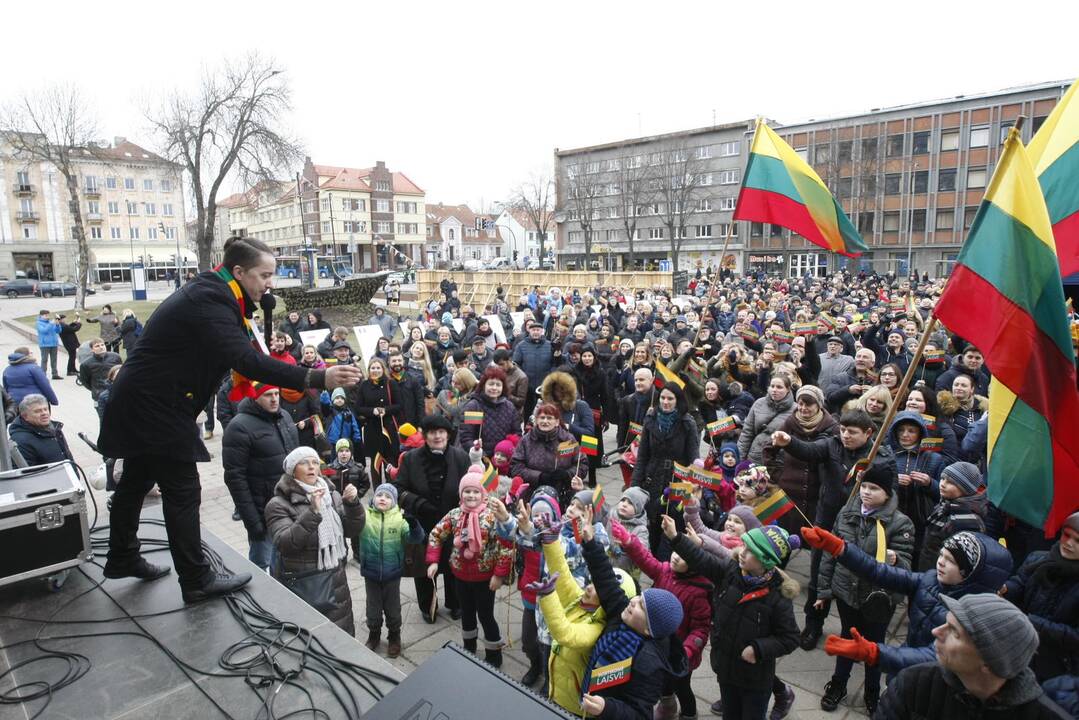 „Tautiška giesmė“ skambėjo įvairiomis kalbomis