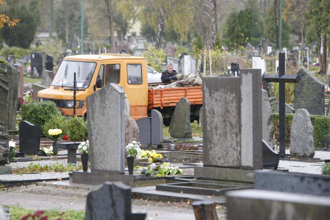 Klaipėdiečiai lankė kapus
