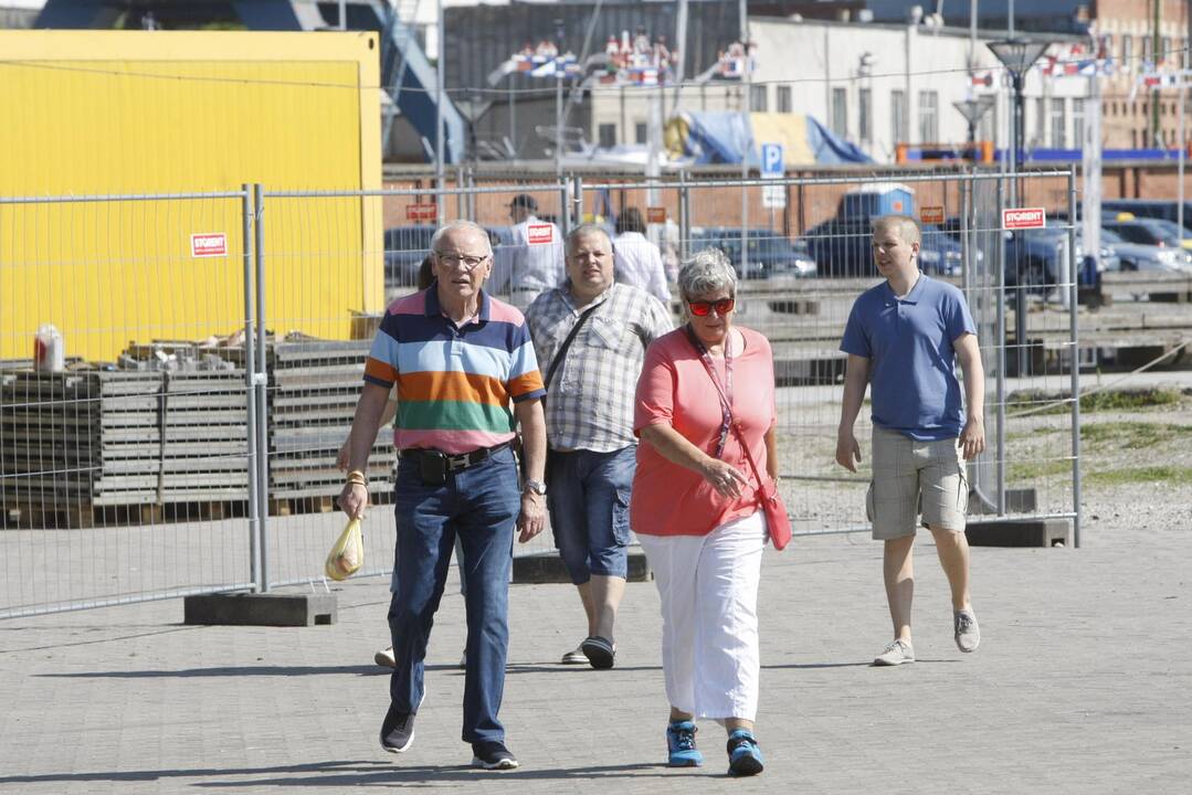 Klaipėdą užplūdo tūkstančiai turistų