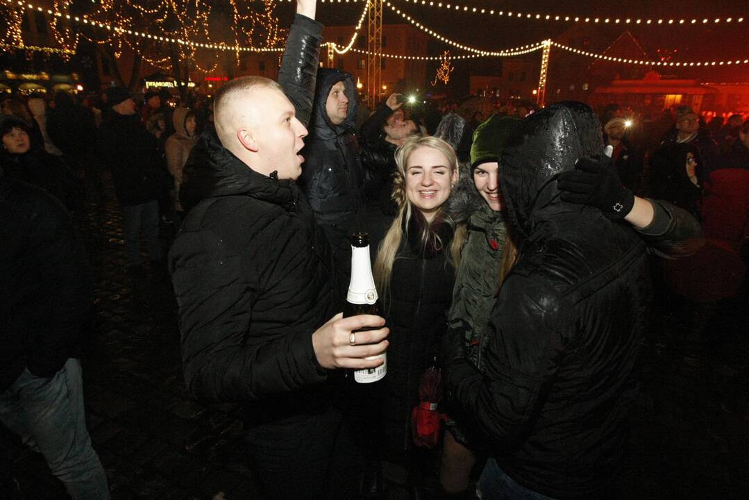 Klaipėdiečiai Geltonojo žemės Šuns metus pasitiko audringai